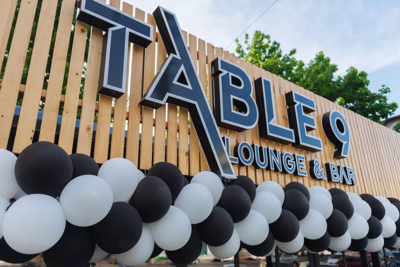 Table 9 Lounge & Bar
