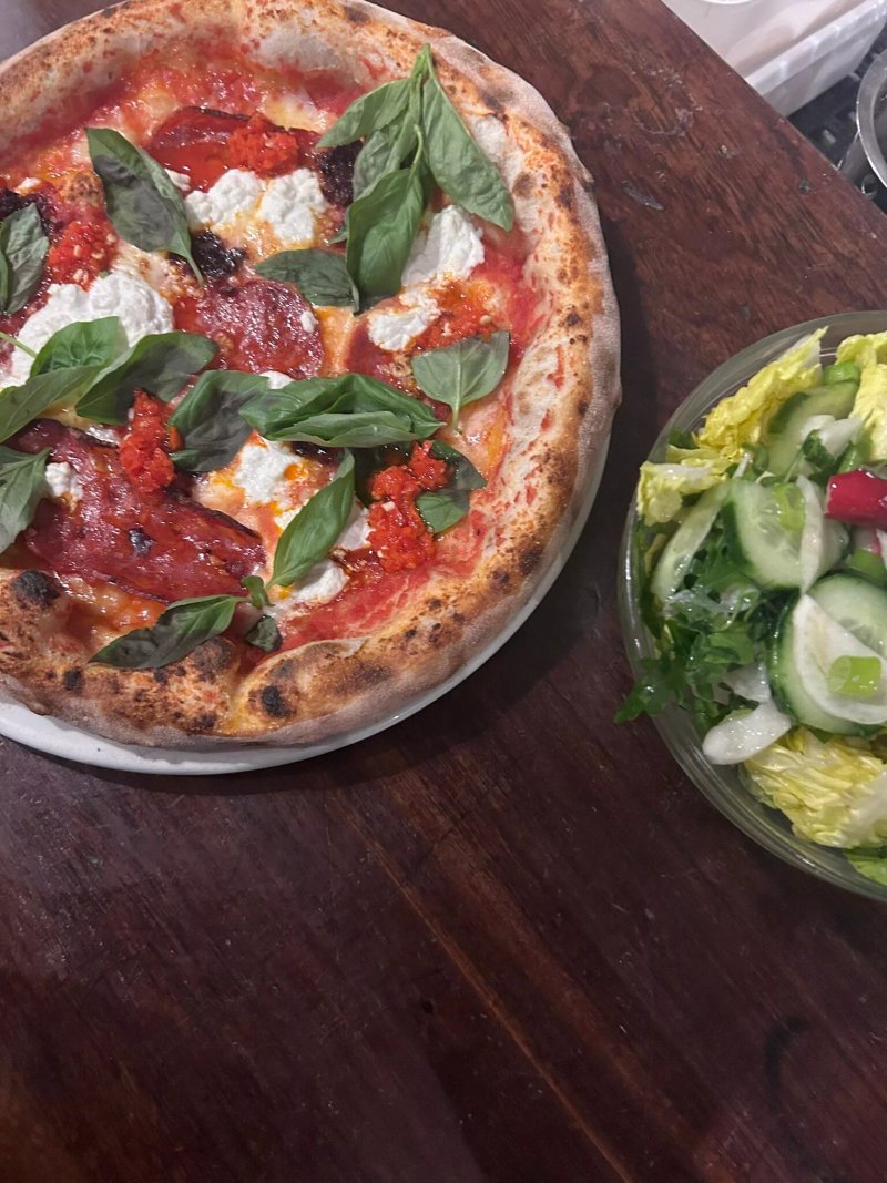 Theo's Pizzeria
