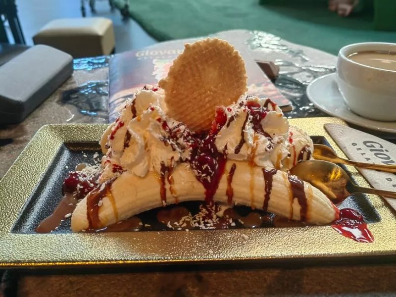 Giovanni L. - Gelato De Luxe - Lubeck, Luv Shopping