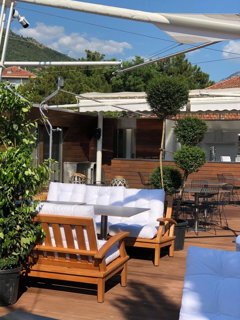 Sunset Lounge Bar