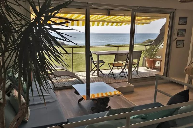 APARTMENT SEASIDE AND BEACH, 2 ROOMS + MEZZANINE AND TERRACE
