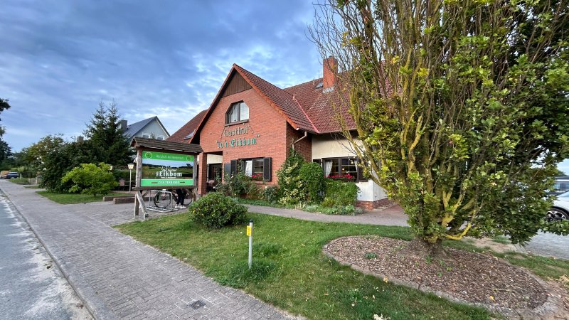 Gasthof "to' n Eikbom"