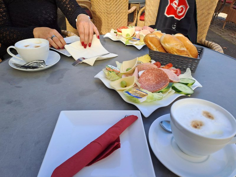 CAFE MIRA