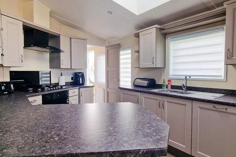 Stunning 6 berth lodge with decking at Manor Park in Hunstanton ref 23064K