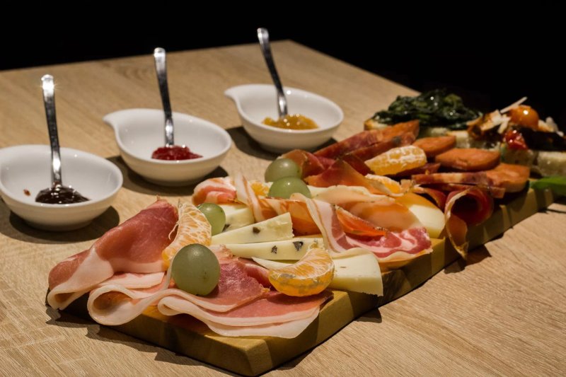Verve - Food, Drink & Live Music
