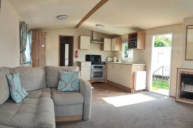 Chaffinch  - 6 berth caravan at Copthorne Caravans