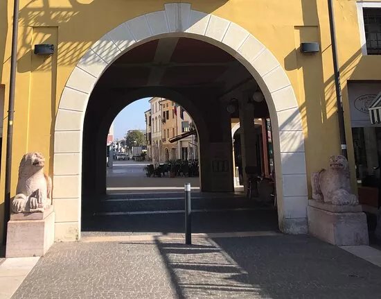 Sottoportico Del Toresin