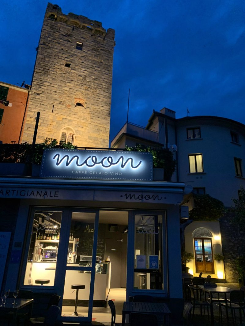 Bar Moon