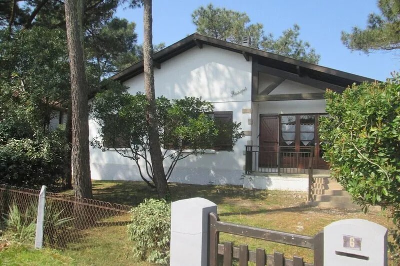 Mimizan: HOUSE WITH GARDEN FENCE BEACH 200M SURVEILLEE_________________