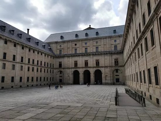 Patio De Los Reyes