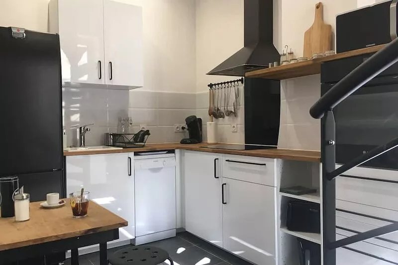 Apartment in the heart of old Nîmes (parking included)
