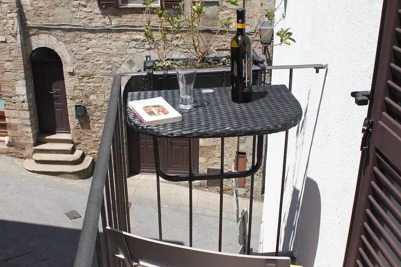 RENTAL ROOMS- APARTMENT historical center in the medieval village of Todi.
