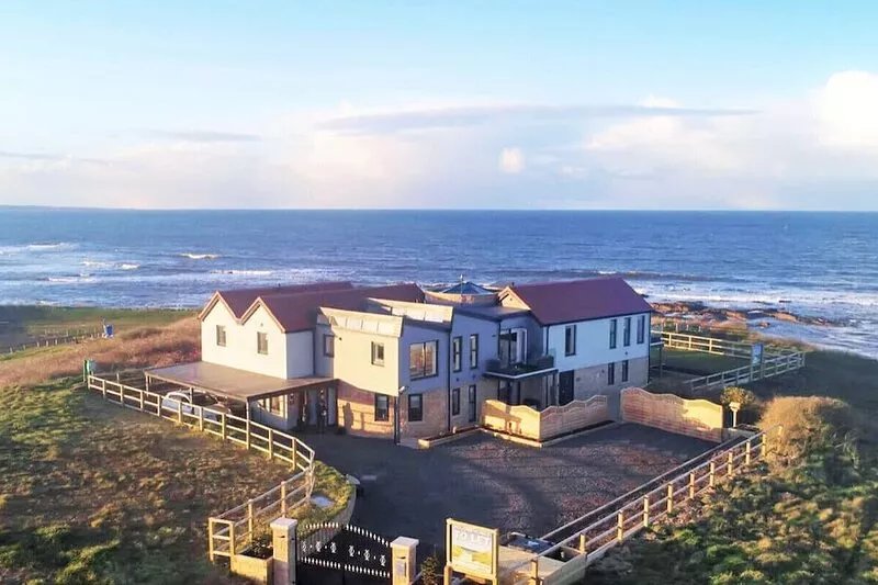 Signal House - A Stunning Beach House - completion 2021