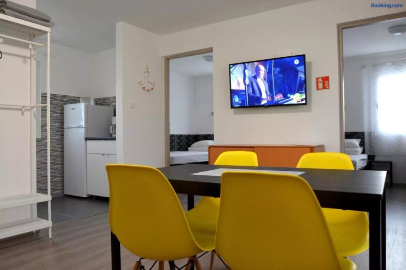Gesztenyes Apartmanhaz Tiszaalpar