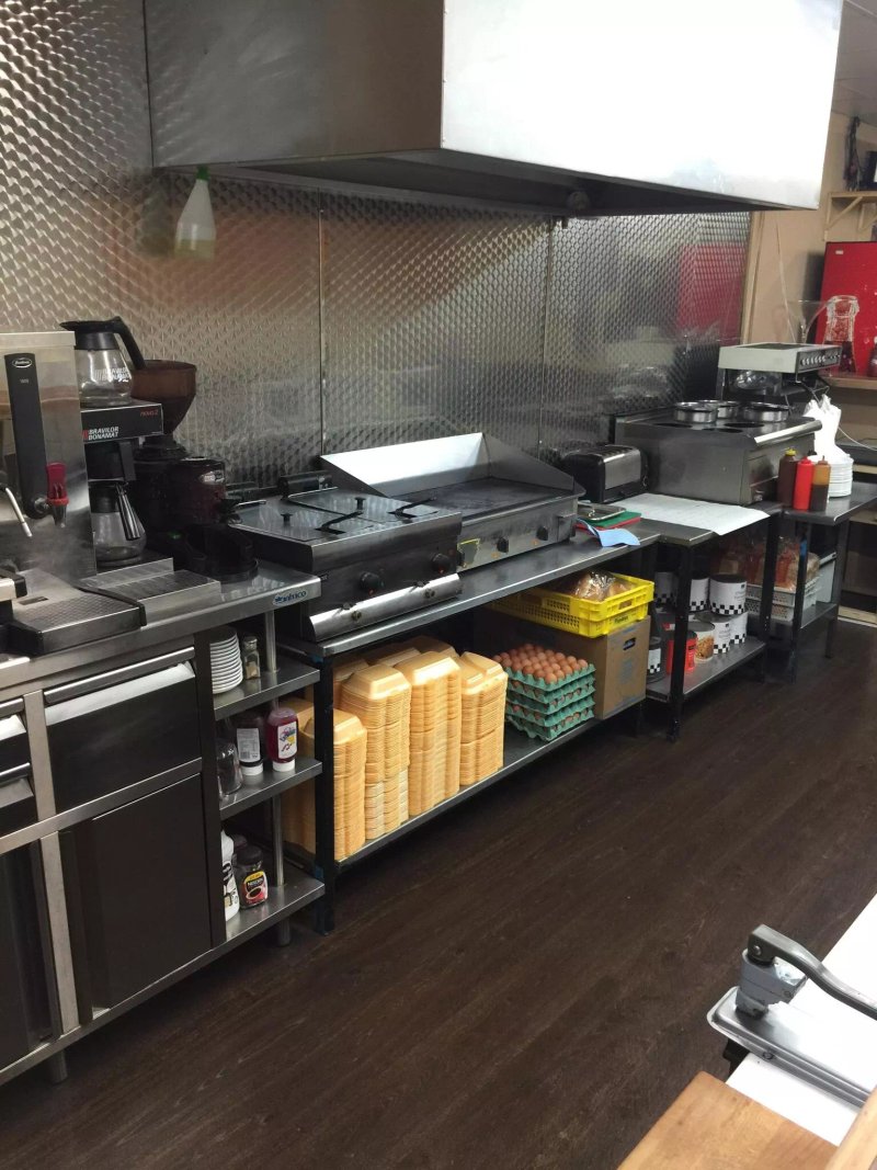 Heliya Cafe & Sandwich Bar