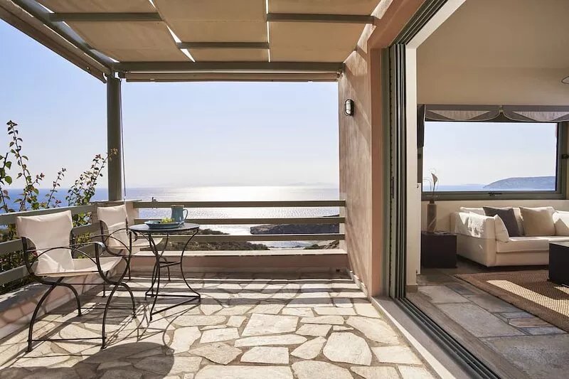 Villa for Your Dream Family Holidays in the Outskirts of Athens