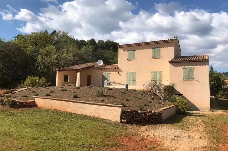 House 6 people, 3 bedrooms, 2 bathrooms, swimming pool