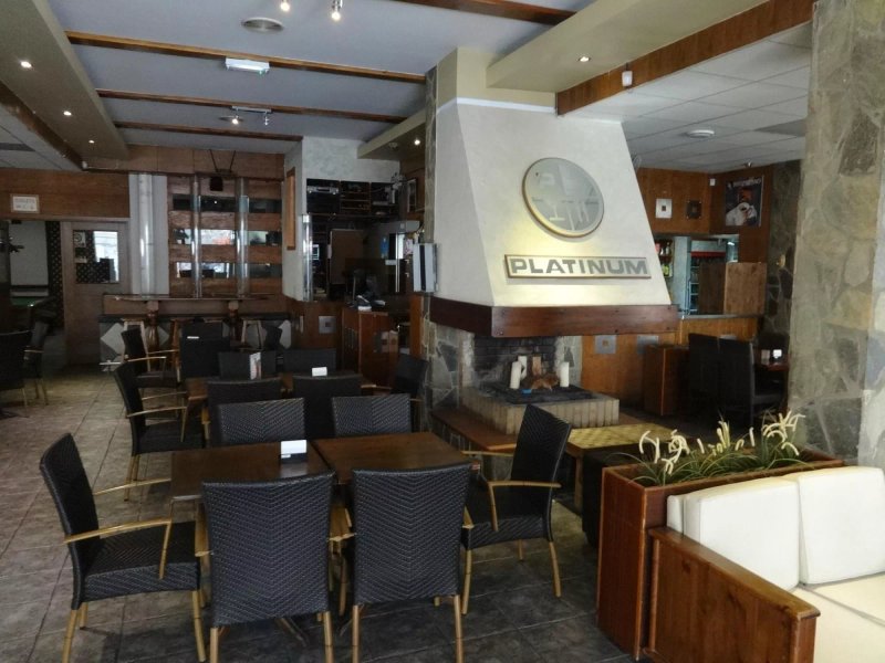Platinum Suites Cafe
