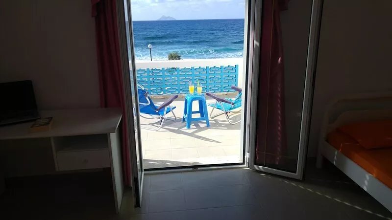 Kalamaki SeaSide - Entire Villa right in front of the beach