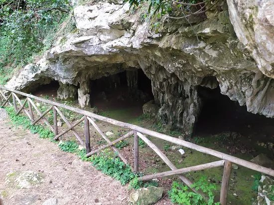 Grotta Dei Pulcini