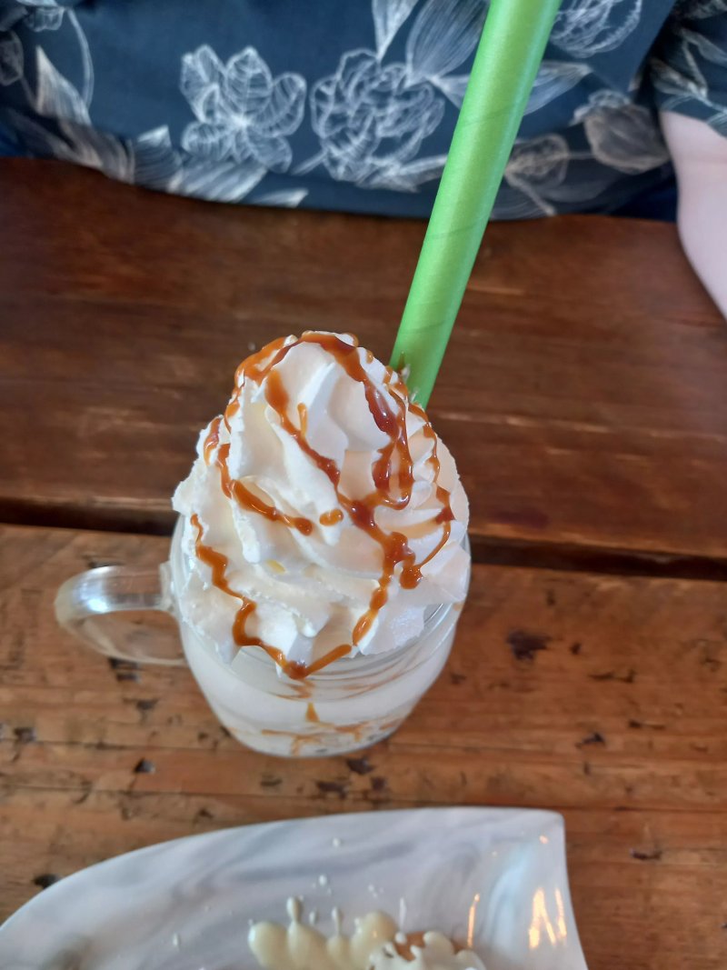 Cafe Two Shades