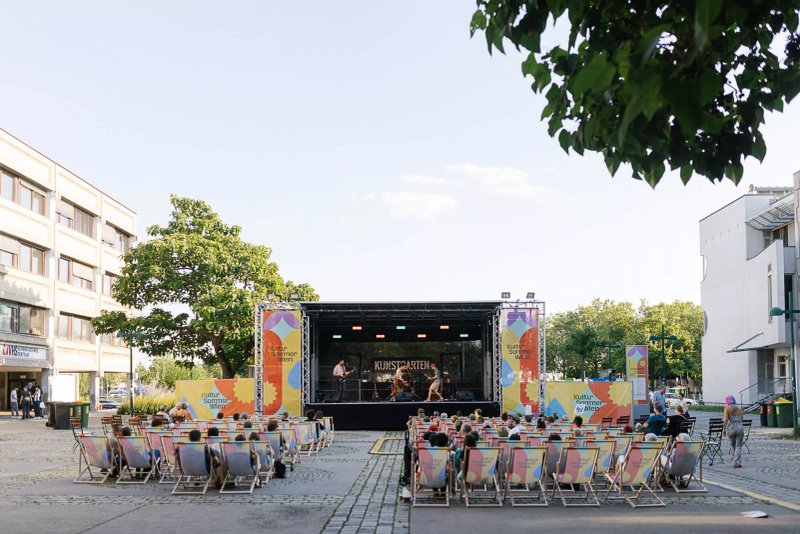 Kultursommer Wien - Buhne Schrodinger-platz