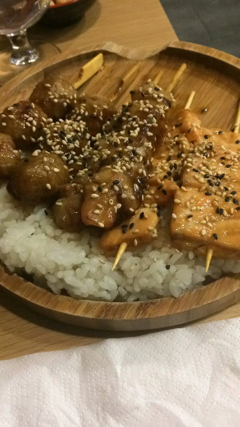 Nikki Sushi Saint Victoret
