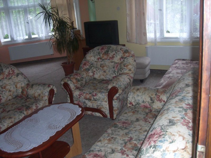 Pokoje Gościnne i Restauracja Sarenka