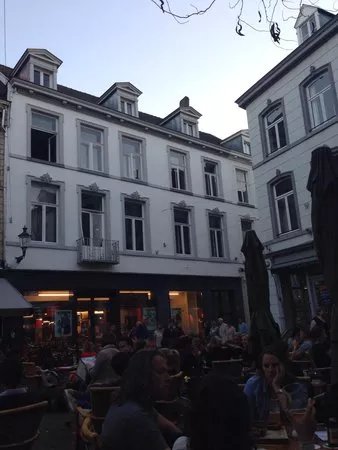 Cafe Falstaff