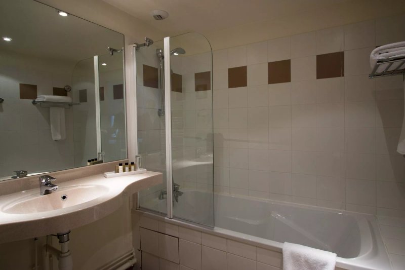 INSEAD Hotel Clos St Merry