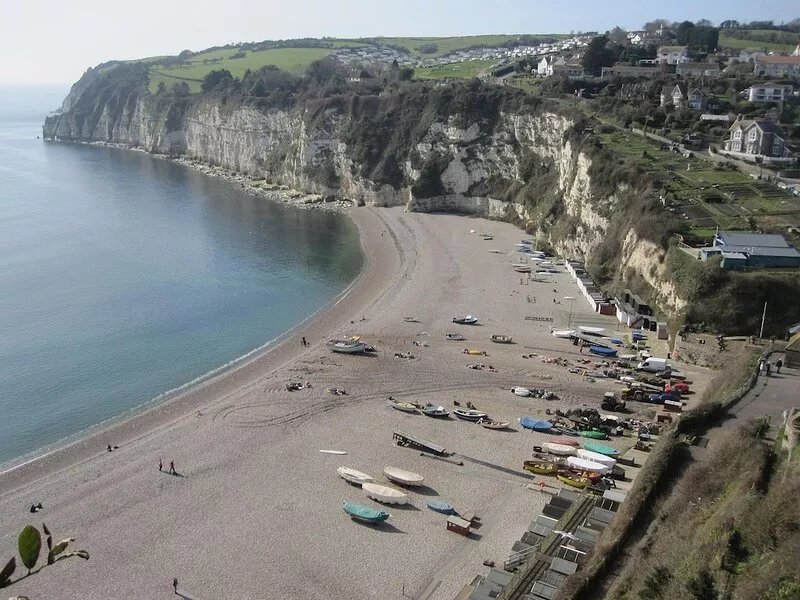 Beer Holiday Maisonette with Parking and Balcony, Near to Beach, shops and Pubs