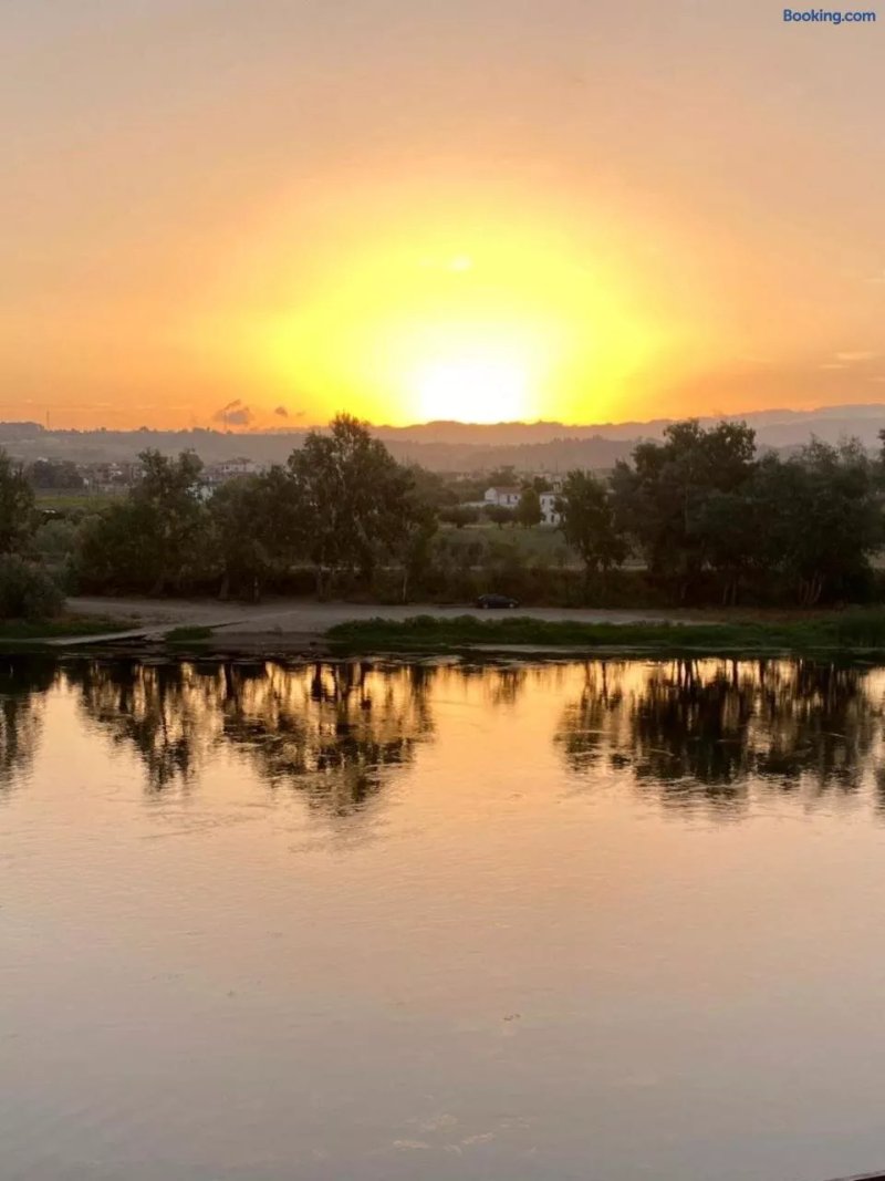 River Ebro Apartments