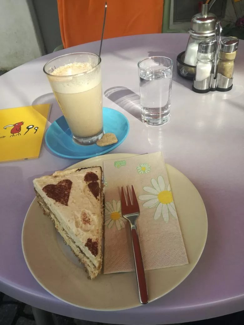 Cafe April