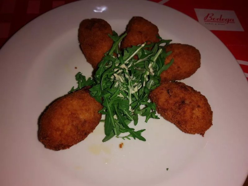 Bodega Tapas & Wine