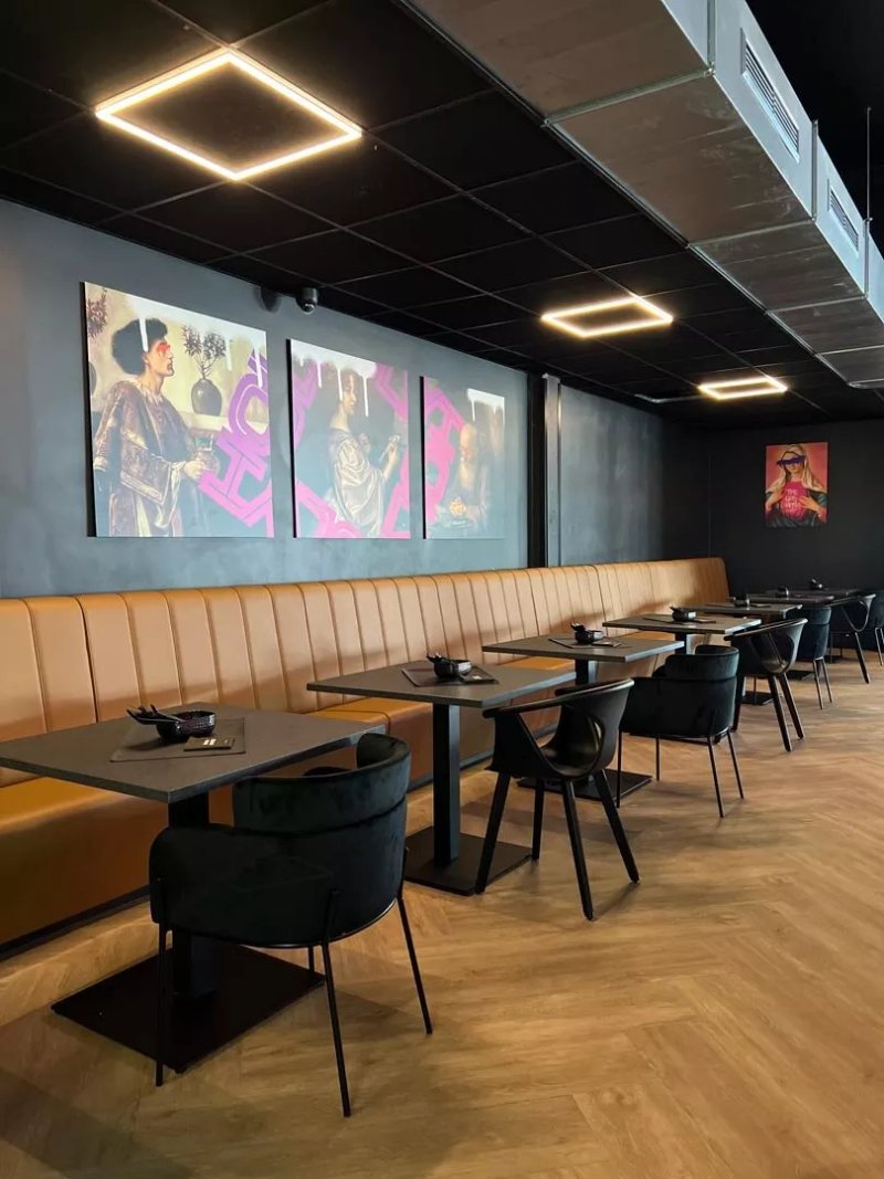Holy Moly Burger & Bar Restaurant