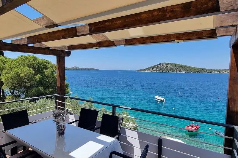 Apartments Maris, house on the beach, Rogoznica
