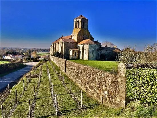 Eglise Saint-Pierre de Parthenay-le-Vieux