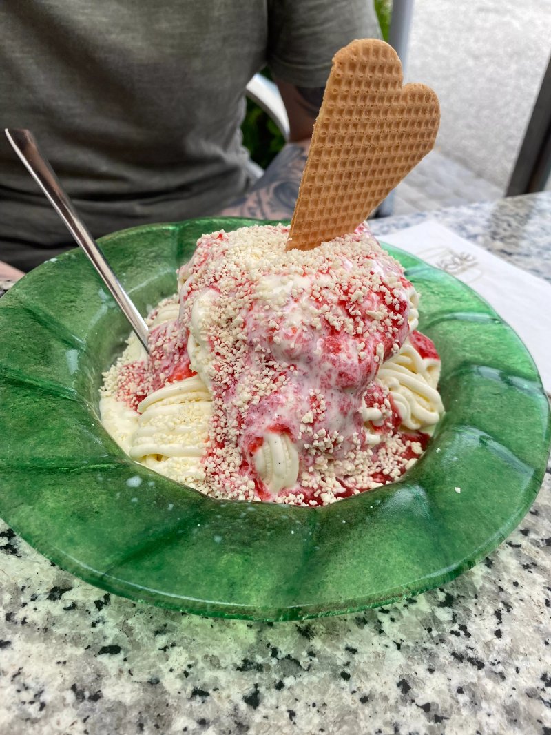 Cayade Eiscafe