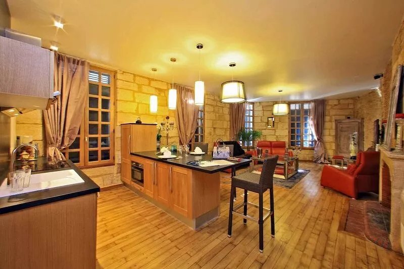 Prestigious apartment  with private parking in Sarlat City Center
