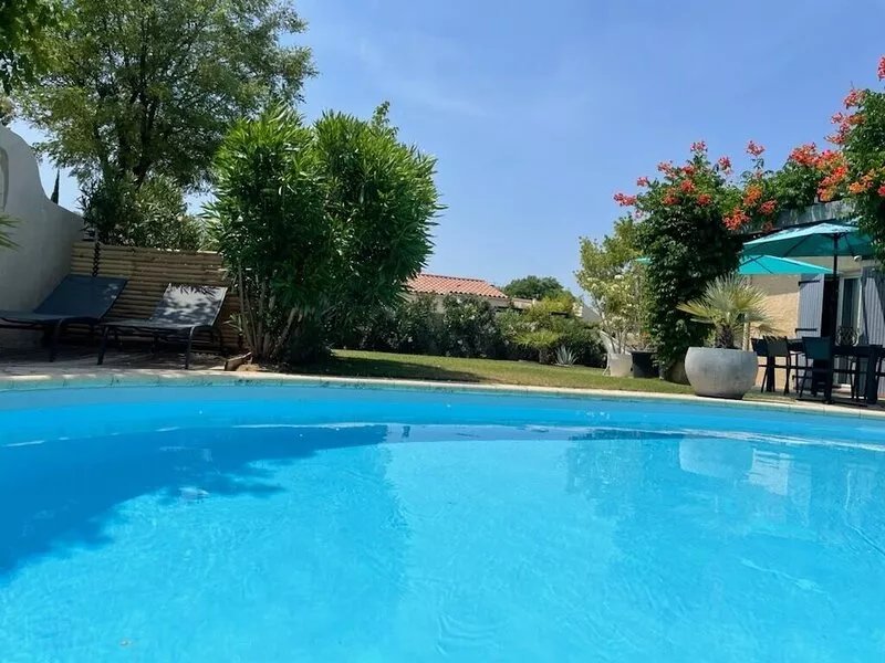 Charming villa with pool in a quiet, leafy setting, 20 min. from Aix-en-Provence