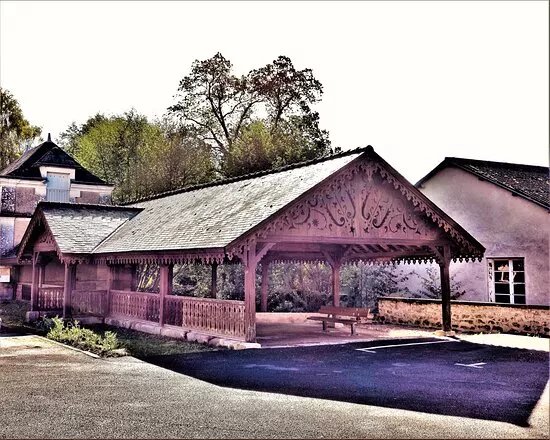 Lavoir De 1875 ; Boisserie Ajouree