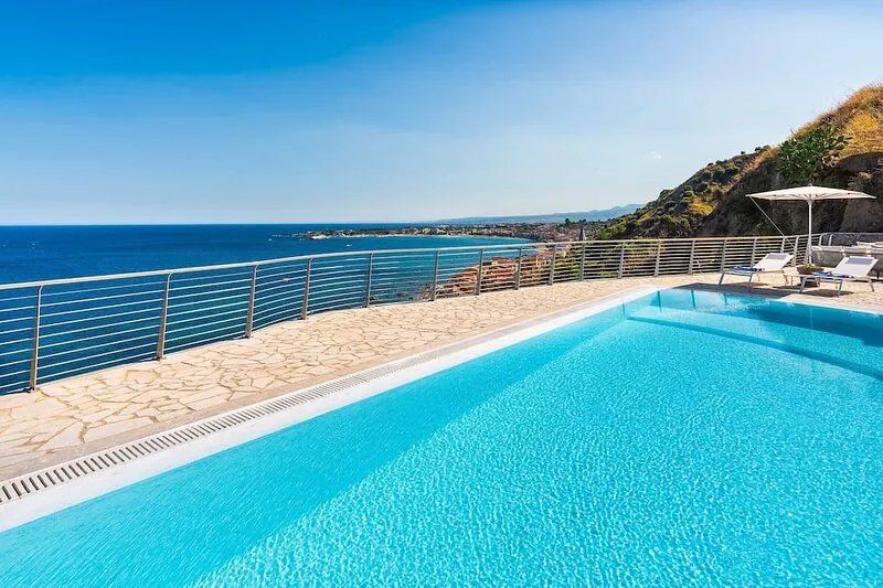 Luxury villa with pool, sea view, 20 pax, Giardini Naxos, Sicily