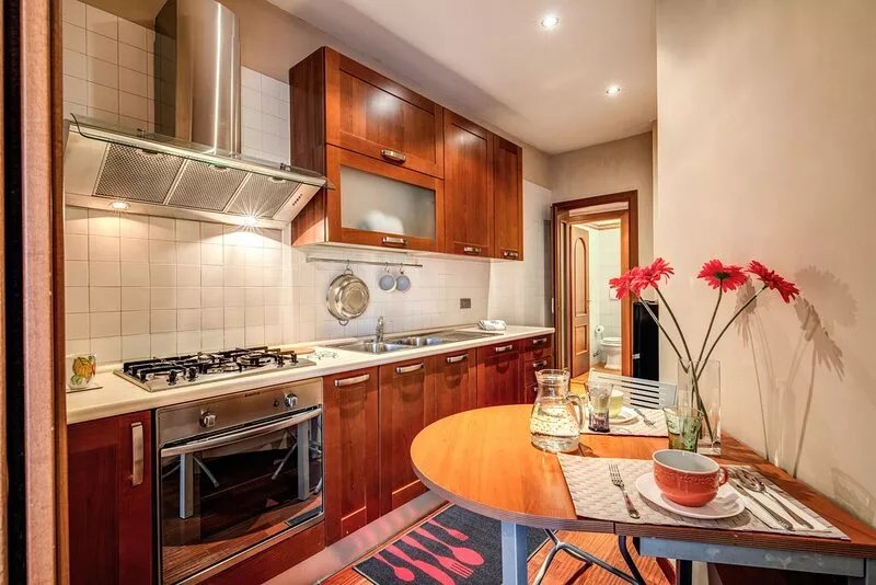 Beautiful apartment near San Pietro. Comfortable, silent, WI-FI, accessories.