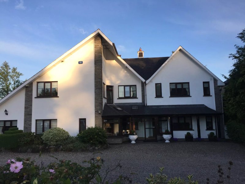 Carrabawn Guesthouse