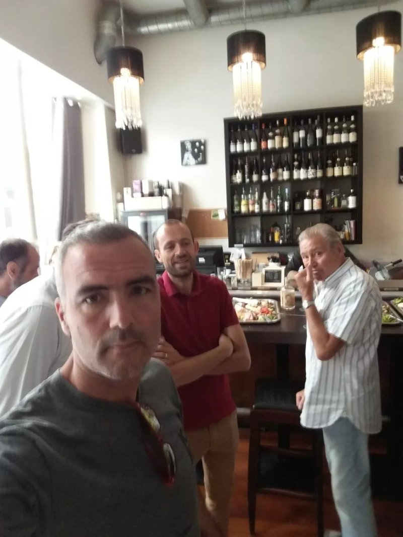 Autour d'un Verre
