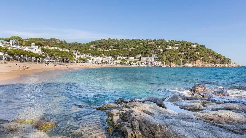 1BRA01 - Basic 3 bedroom apartment located only 400m from the beach of Llafranc.