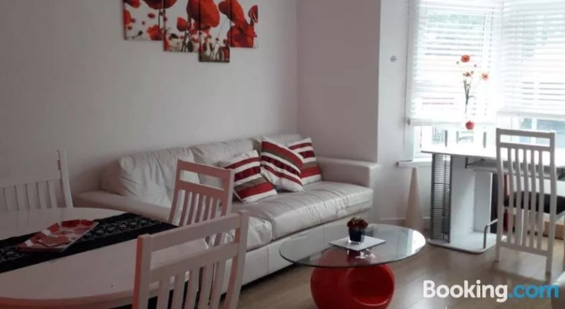 Walthamstow Apartment Stay, Near Central London