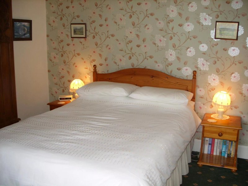 Holmedale Bed & Breakfast