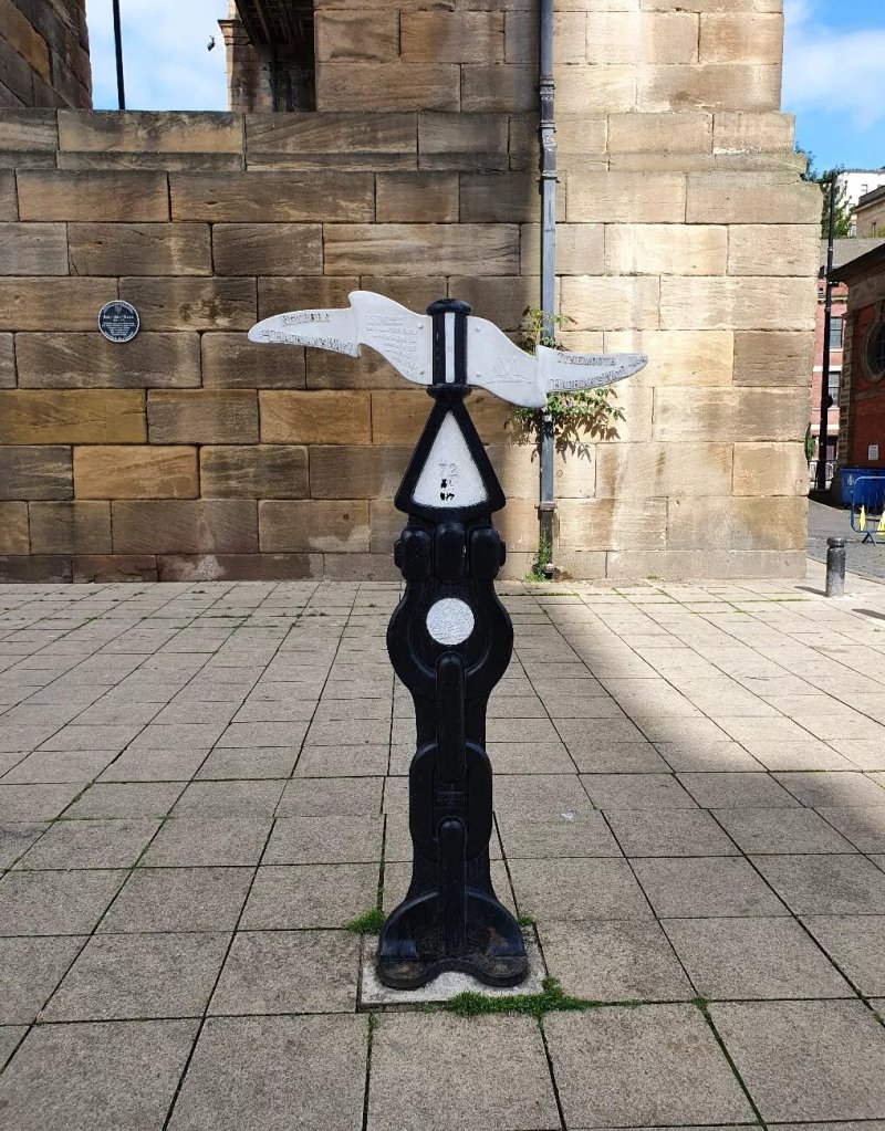 Hadrian's Way Sign Post Monument
