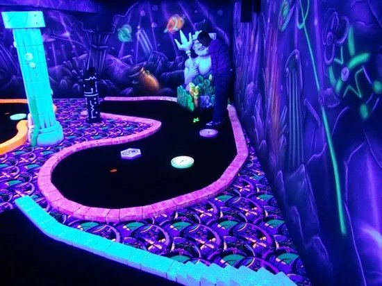 Glow MiniGolf Amsterdam